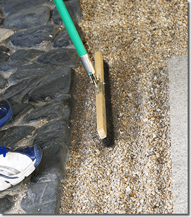 pivoting_broom This special broom-head with a pivoting handle is used to perfect the troughs made by the rake. This special broom-head with a pivoting handle is used to perfect the troughs made by the rake.