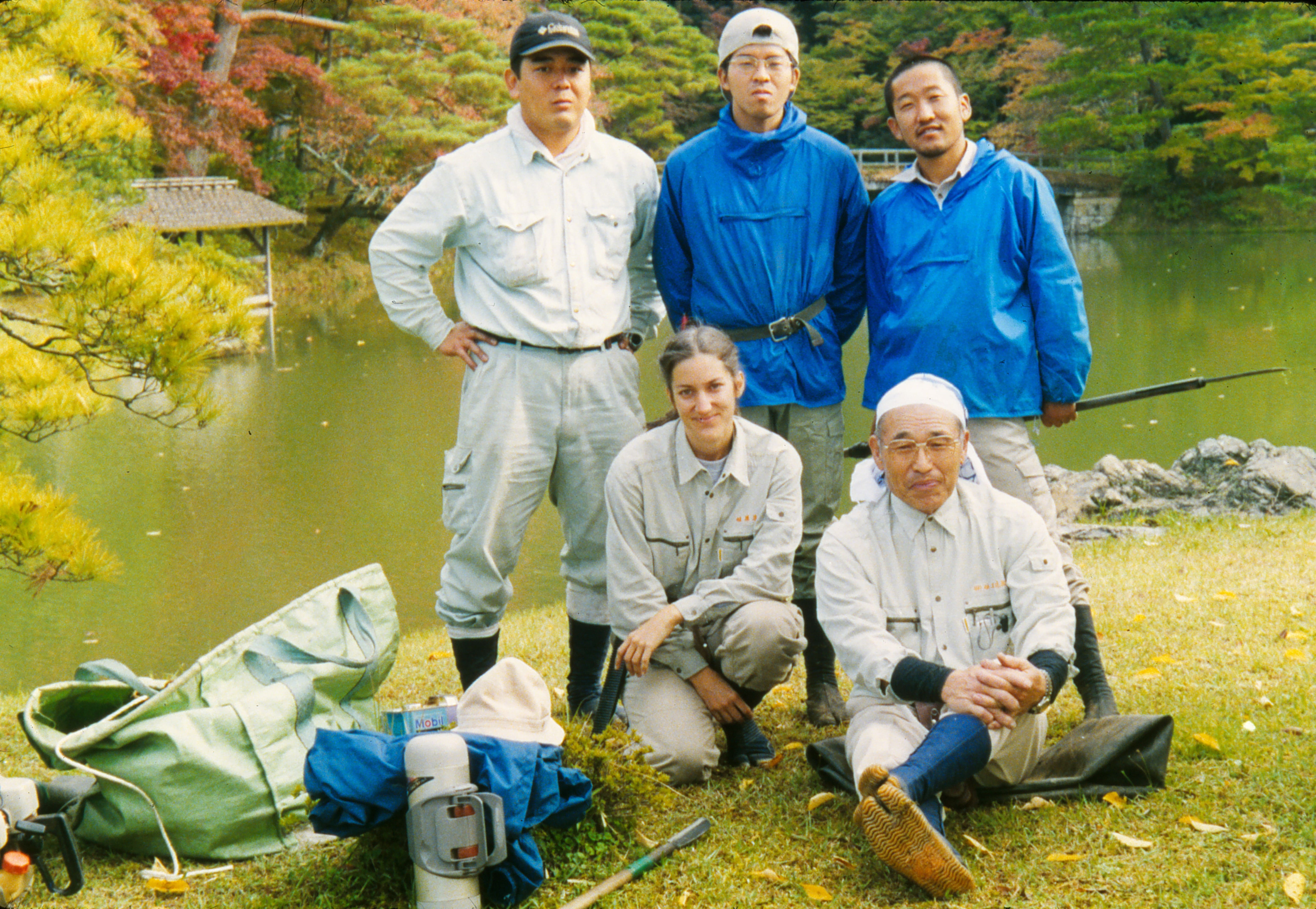 Leslie Buck with crew of Uetoh Zoen on a rare break from working at Shugaku-in Rikyu Imperial Villa