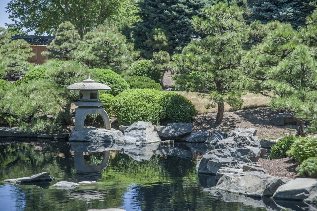 denver_pond-side-lantern