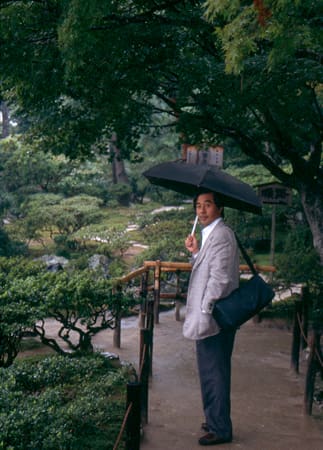 Hiroshi Yasui-san in misty visit to Ginkaku-ji